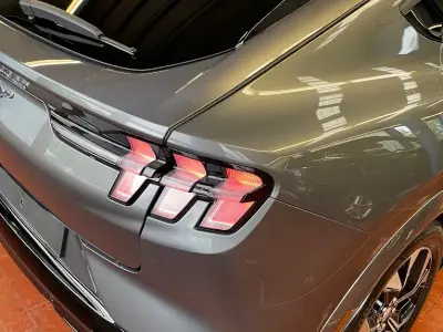 Elektro-Sportfahrzeug Aufbereitung